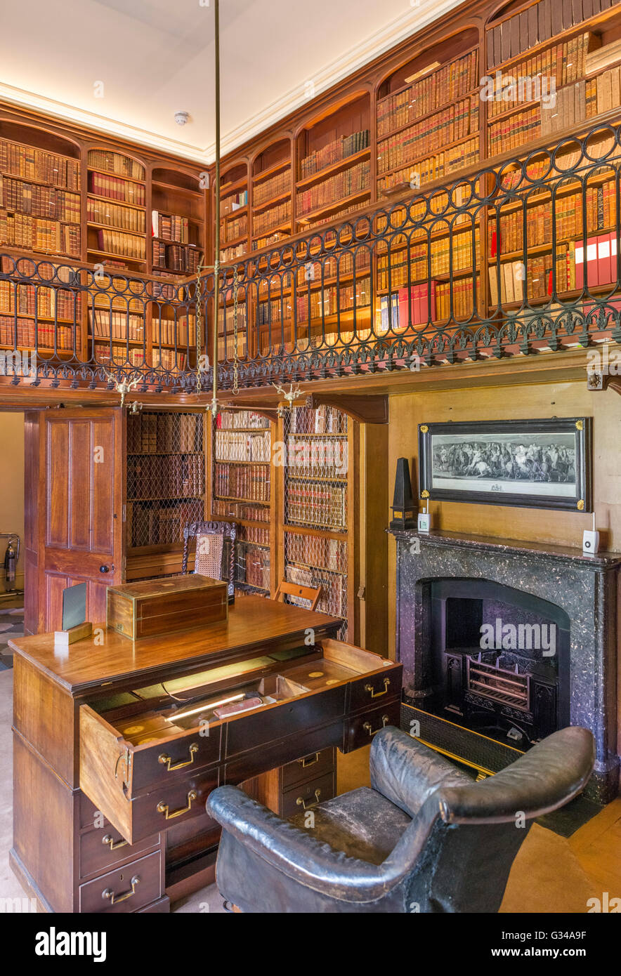 Sir Walter Scott's studio in Abbotsford House, suo ex casa, vicino a Melrose, Scottish Borders, Scotland, Regno Unito Foto Stock