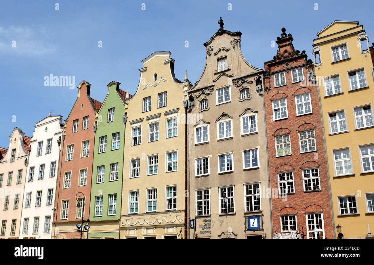 Facciate e le facciate delle case mercantili alla storica città vecchia di Danzica Polonia Foto Stock