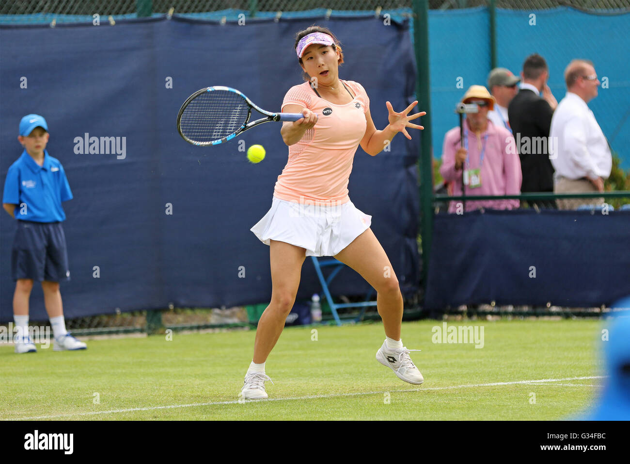 07.06.2016. Nottingham Tennis Center, Nottingham, Inghilterra. Aegon WTA Nottingham Open Day 4. Diretti da Kai-Lin Zhang di Cina Foto Stock