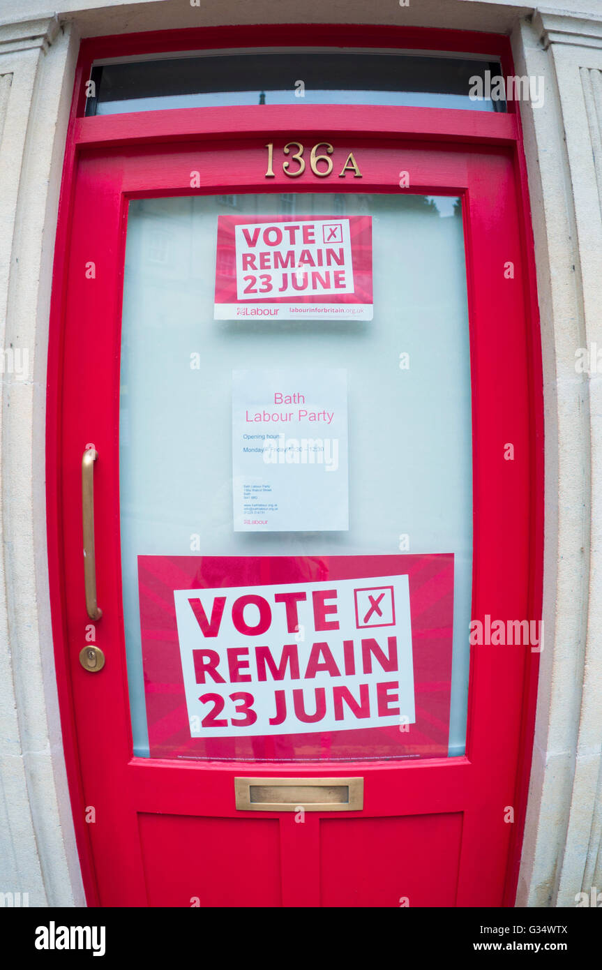 Walcot Street, Bath, Somerset, Regno Unito. 8 Giugno 2016. Digital Signage nella vasca da bagno del partito laburista incoraggia ufficio votazione rimangono il 23 giugno UE referendum. foto di: Credito: Richard Wayman/Alamy Live News Foto Stock