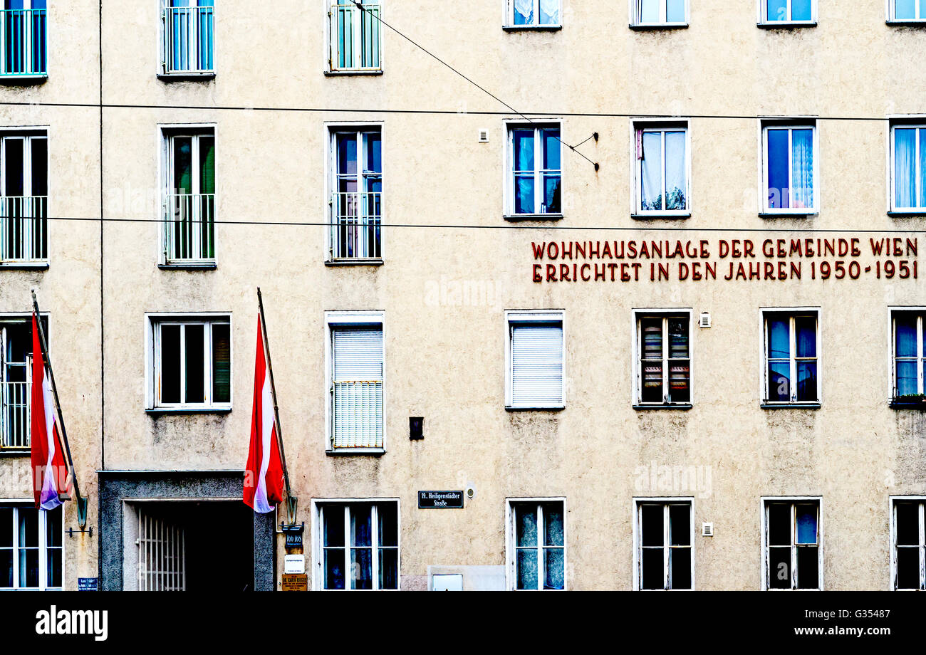 Wohnhauskomplex in Wien, sog. Gemeindebau; Vienna, Austria, 'municipality edificio", basso costo alloggiamento pubblico. Foto Stock