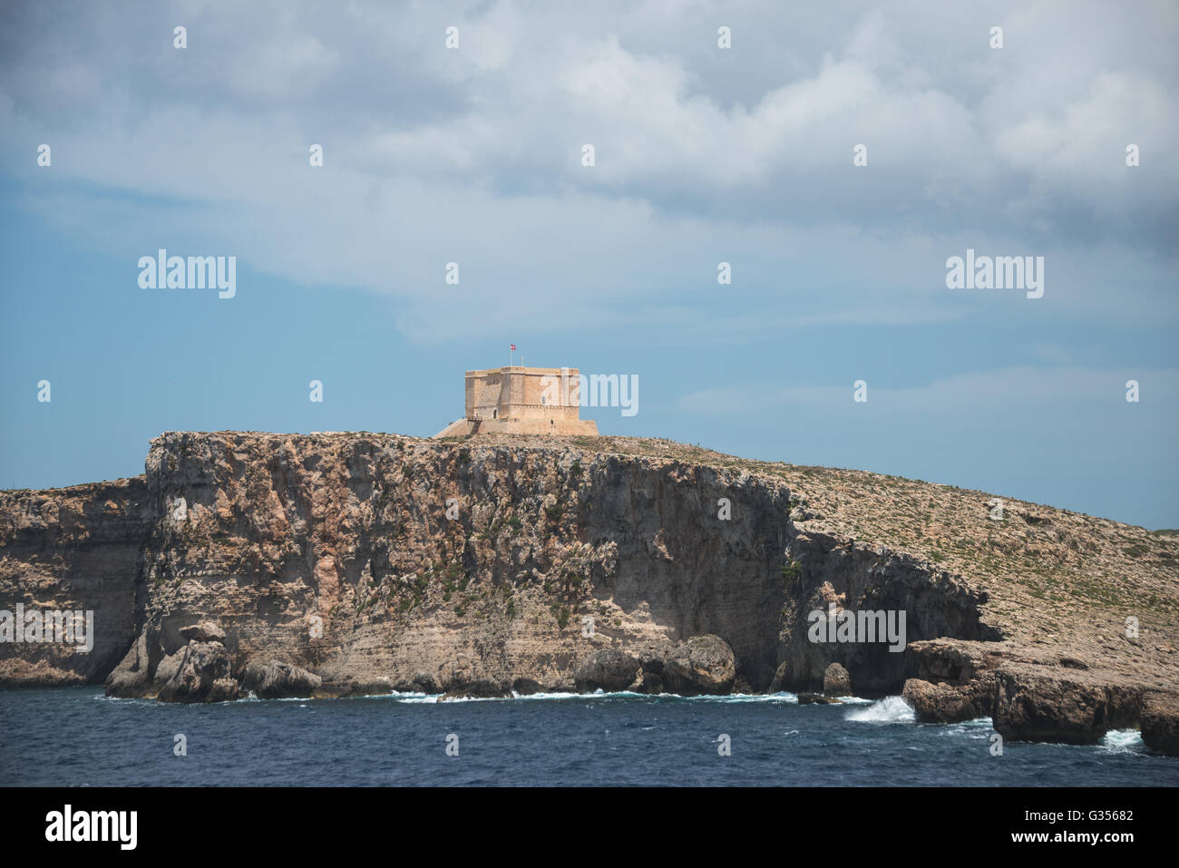 Fort costiere sull isola di Comino a Malta Foto Stock