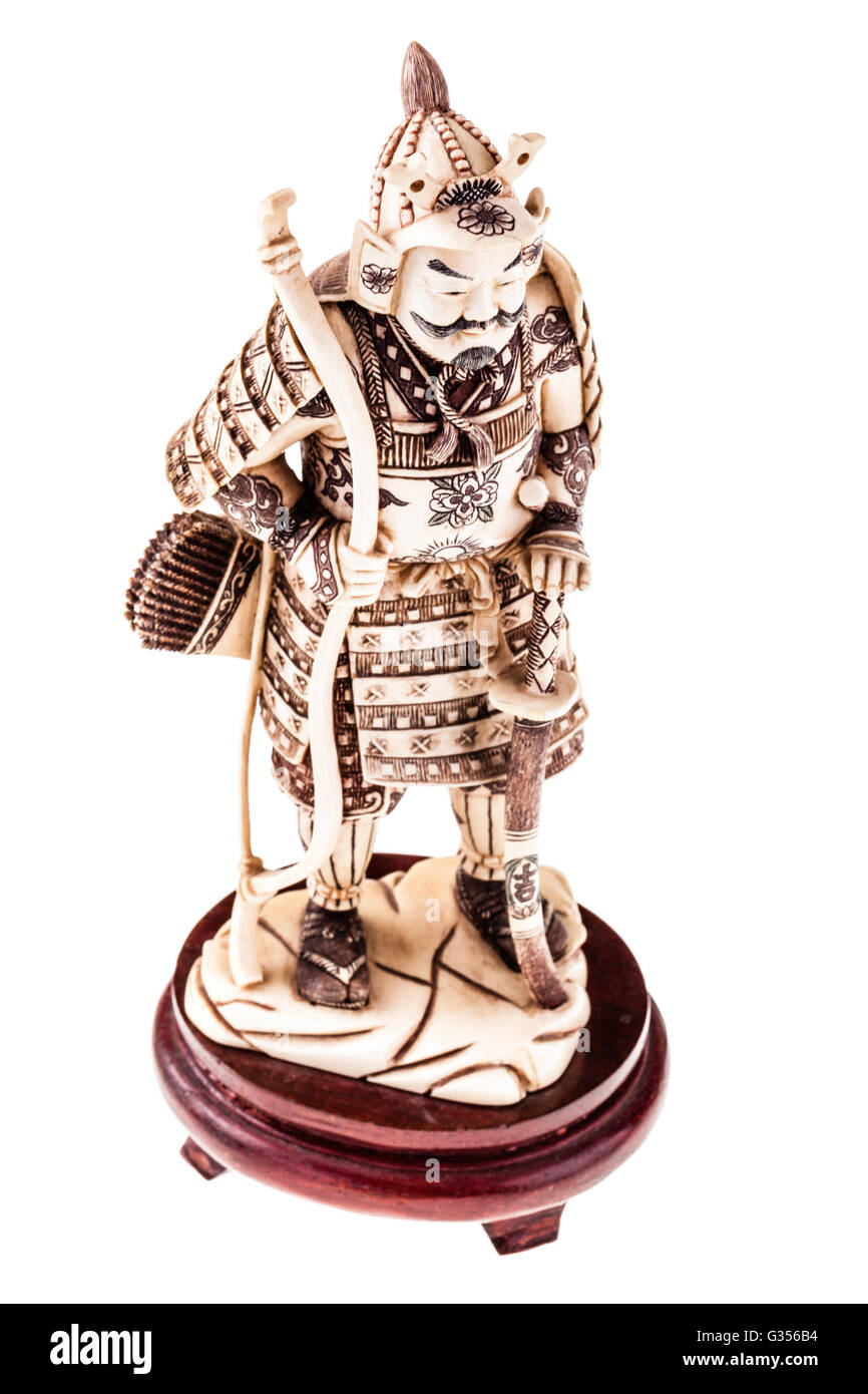 Statua Guerriero Giapponese Bushido In Ceramica – Miniatura Con Spade, Scultura Da Collezione Per Arredamento E Giardino