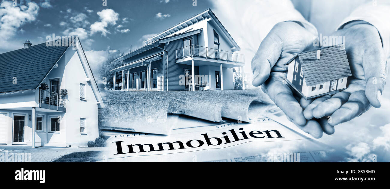 Case, un modello architetturale su mani e annunci immobiliari Foto Stock
