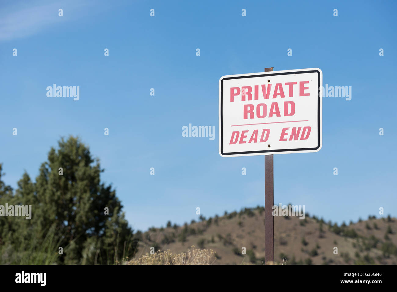 Strada privata, Dead End accedi Mitchell, Oregon. Foto Stock