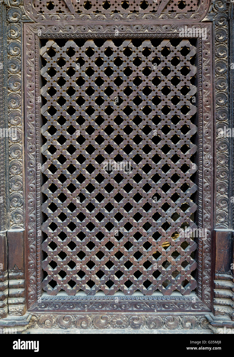 In legno finestra Nepalese chiamato Ankhi jhyal Foto Stock