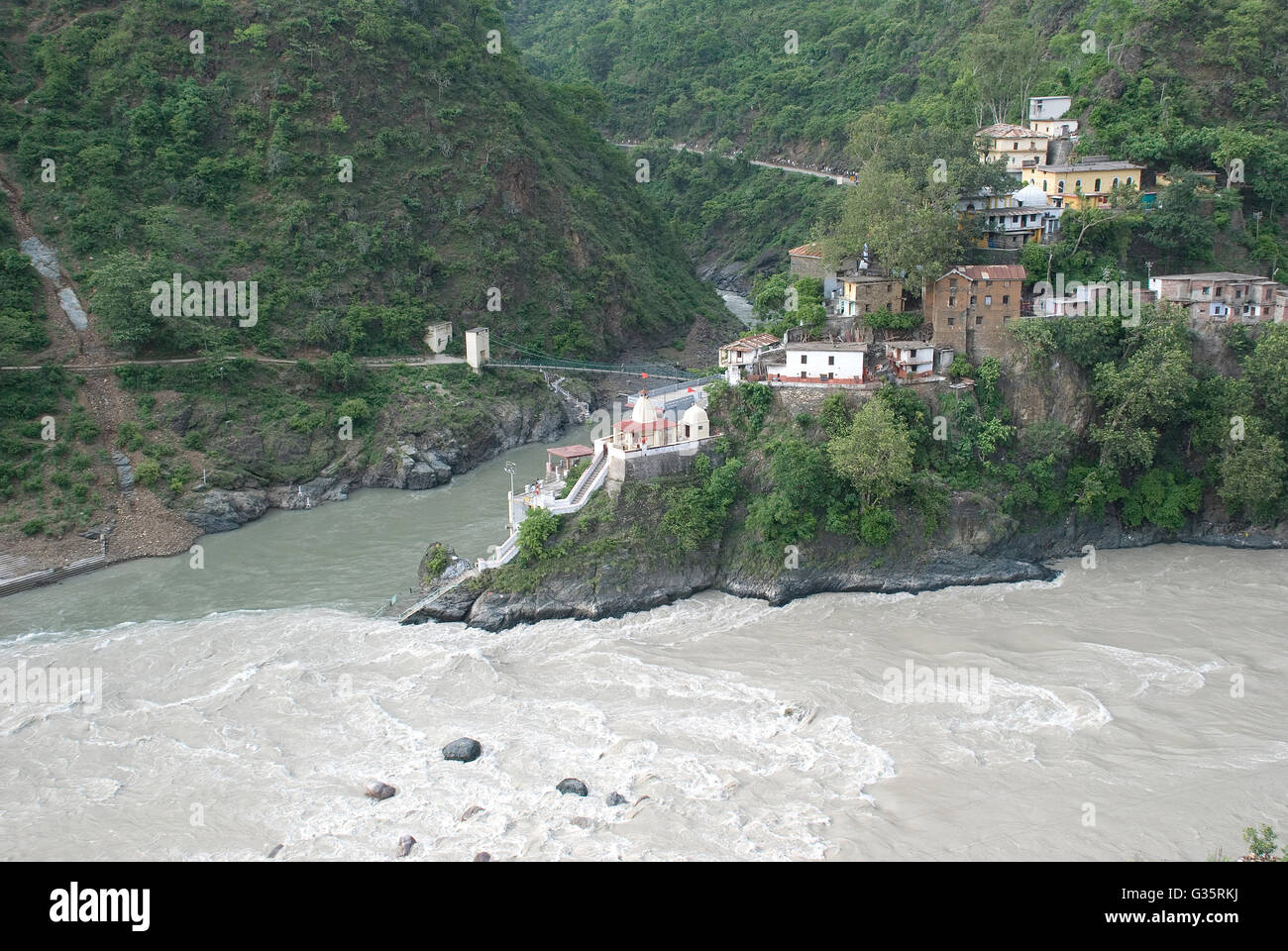 Rudraprayag, confluenza del santo Mandakini e Alakananda fiumi, Uttarakhand, India Foto Stock