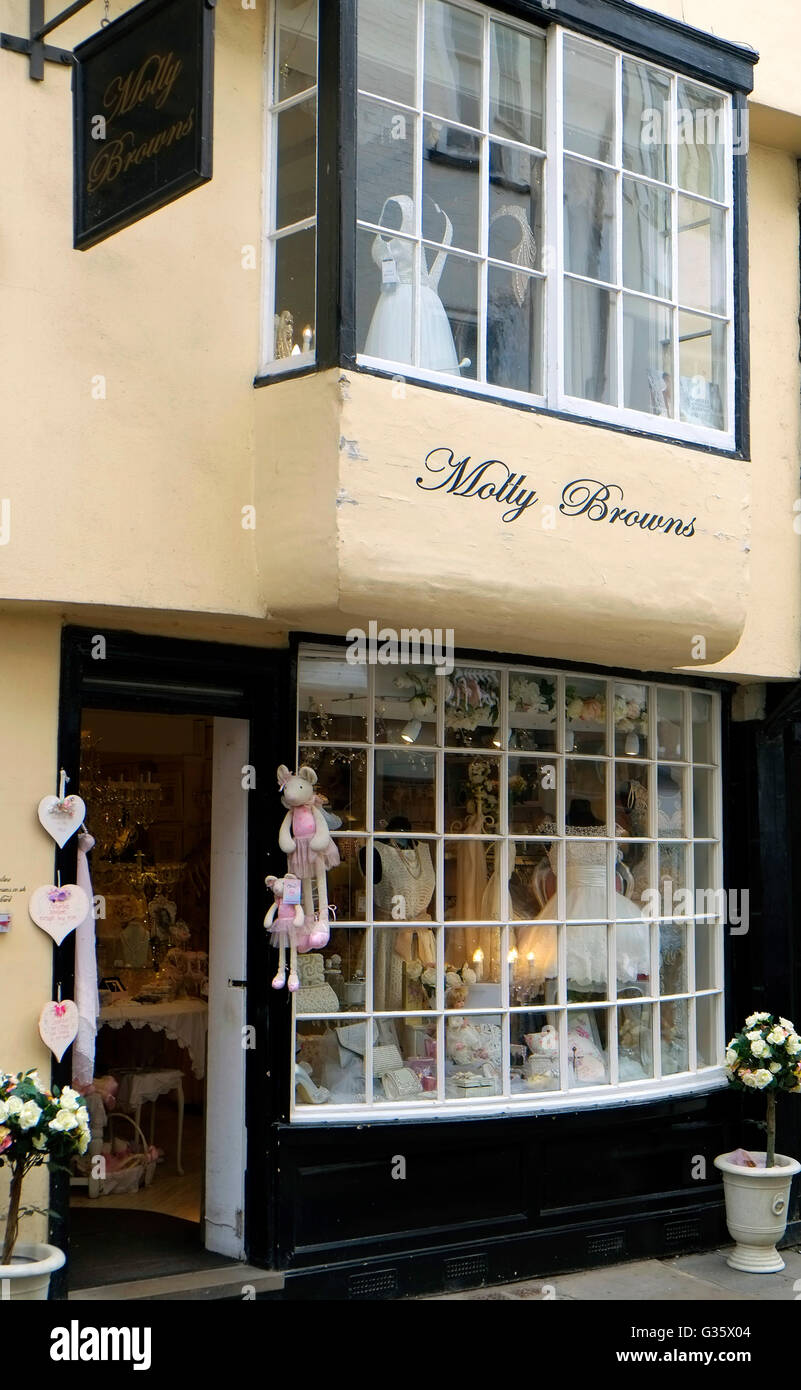 Molly Browns Dress Shop Stonegate anteriore York City Inghilterra UK Regno Unito Europa Foto Stock