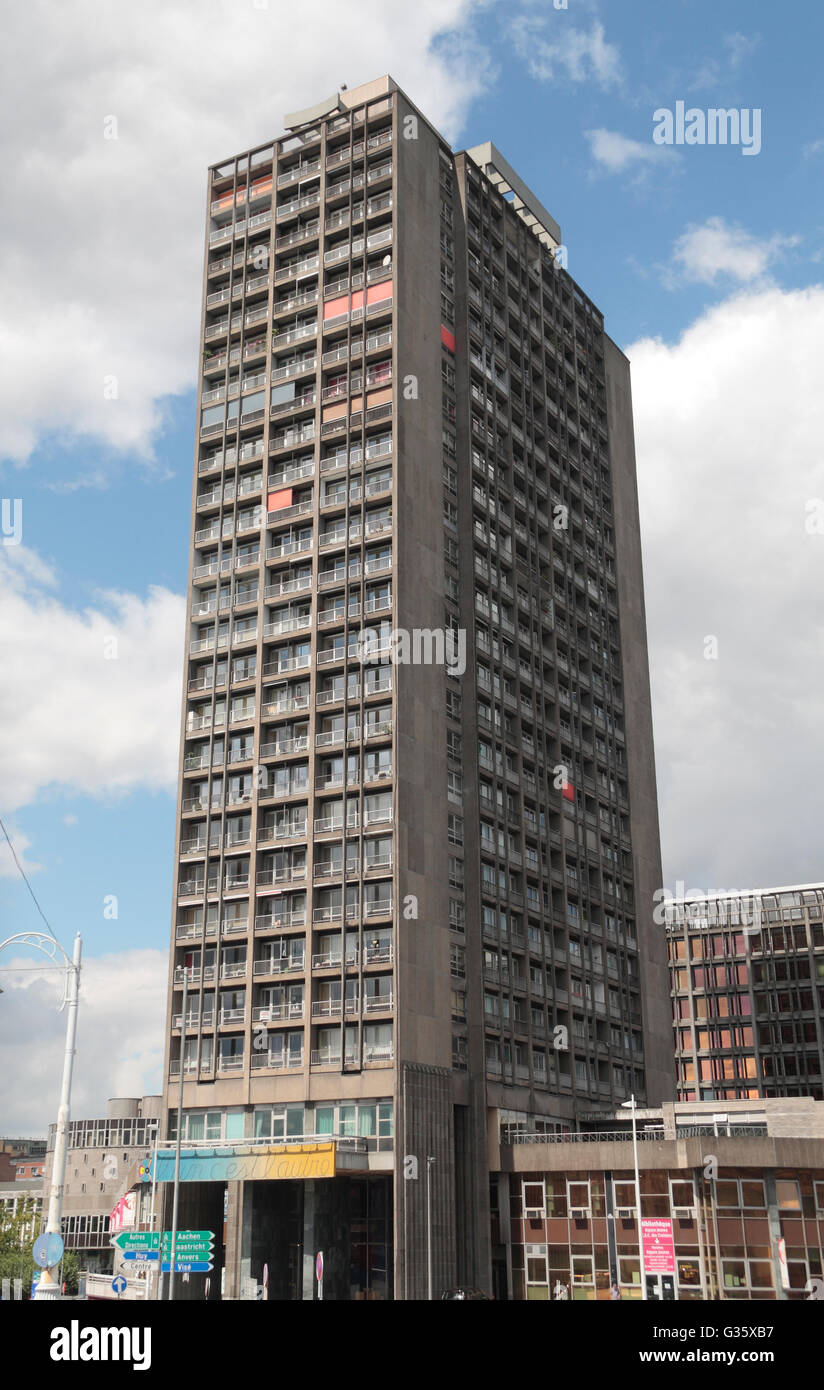 Il Residence Kennedy torre residenziale blocco, completata nel 1970, Liegi, Belgio. Foto Stock