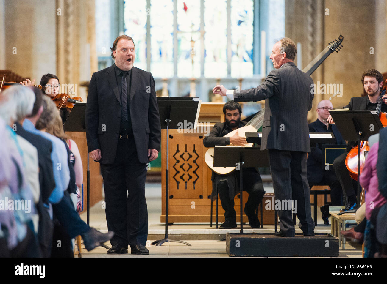 Bryn Terfel eseguendo nella Cattedrale di Llandaff a Cardiff come parte inaugurale del Festival della voce Foto Stock