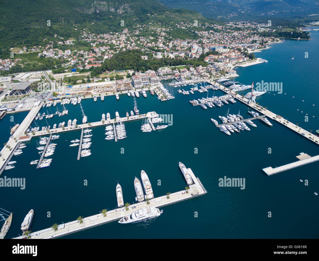 Vista aerea del porto di Montenegro. Tivat città. Foto Stock