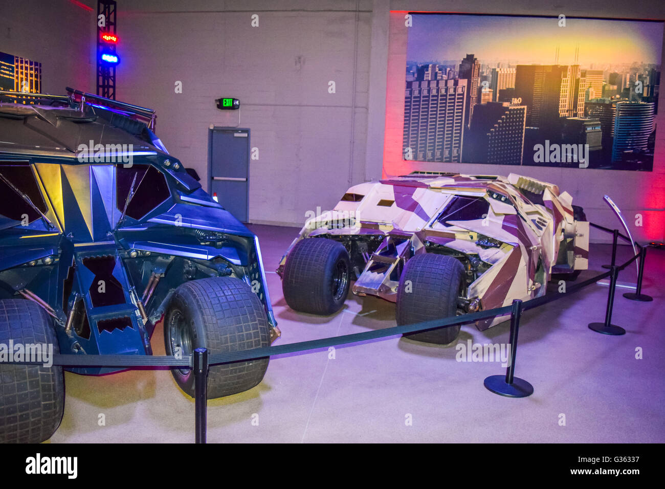 Batman moto, Batman drone, Batman moto, piano di Batman, set di Batman, animazione, bat, Batman e batman auto, nero, libro, cartoo Foto Stock