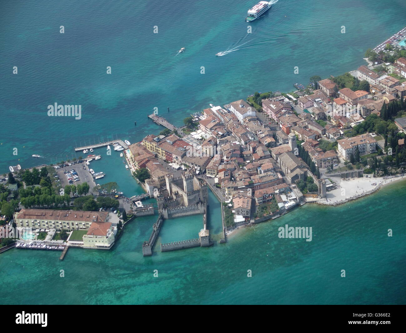 Vista aerea di Sirmione il castello Foto Stock