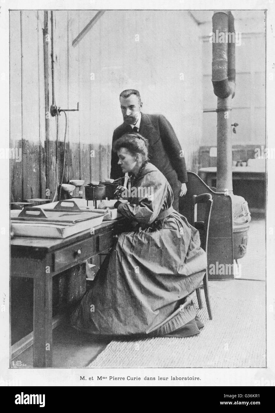 Marie e Pierre Curie nel loro laboratorio, Parigi Foto Stock