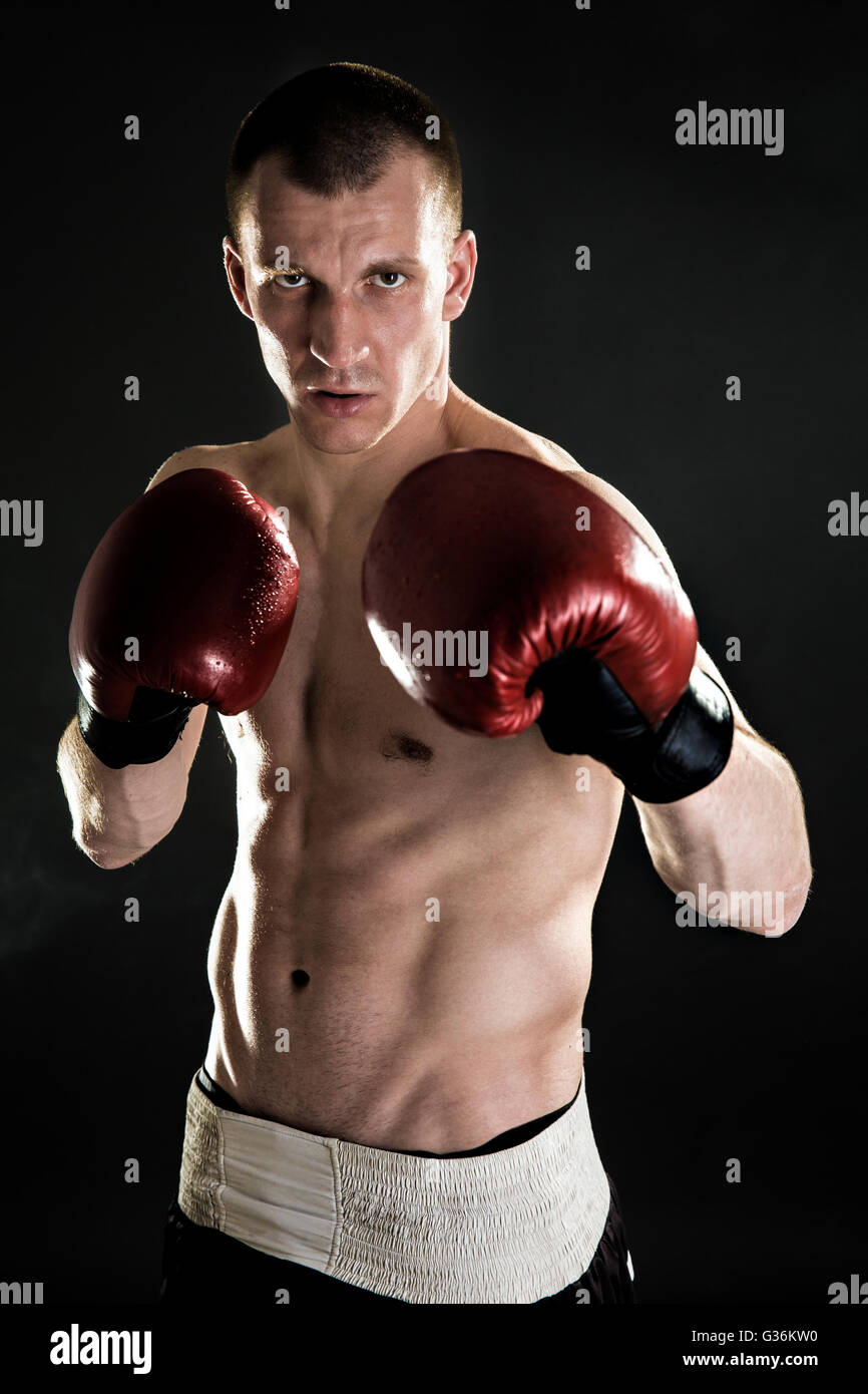 Kickbox muscolare o muay thai, boxe fighter. Ritratto Foto stock - Alamy