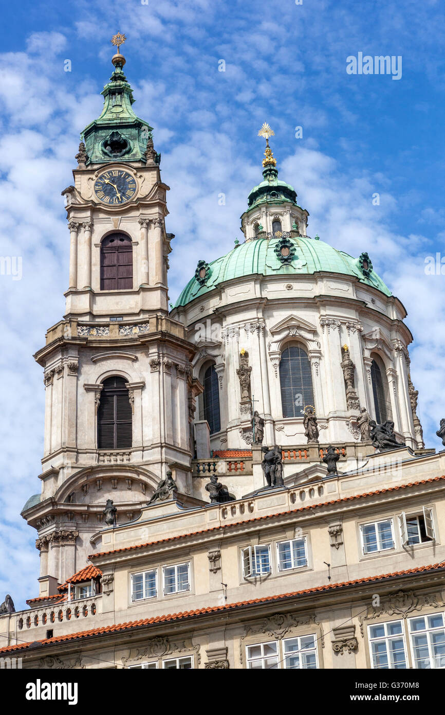 La Chiesa di San Nicola, Lesser Town Square, Praga, Repubblica Ceca Foto Stock