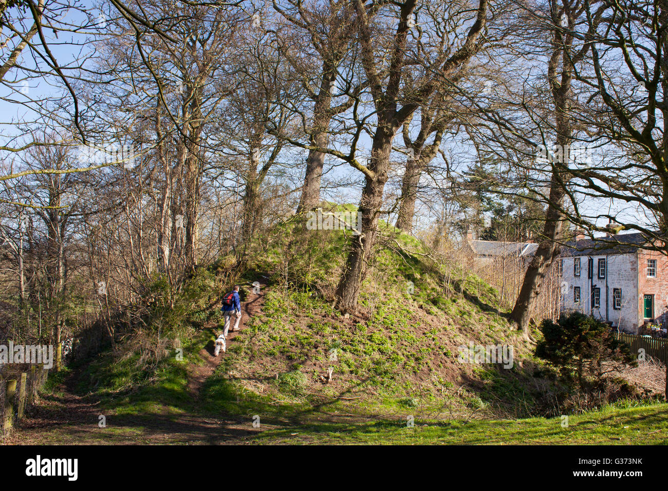 Il resto del castello di Annan, motte e bailie vicino al fiume Annan. Costruito nel regno di Davide la prima della Scozia dalla famiglia Bruce Foto Stock