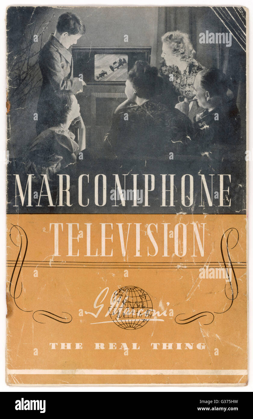 Il coperchio di Marconi catalogo della mostra una famiglia Raggomitolati vicino round il loro set, che ha una dimensione di immagine di 10"x8" (25x20cm) : i prezzi variano da 29 a 200 Guinea. Data: 1938 circa Foto Stock