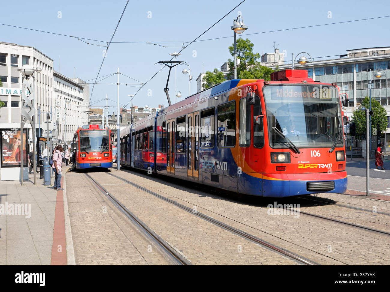 Centro di Sheffield Supertram, trasporto urbano Inghilterra rete di trasporto pubblico di metropolitana leggera del Regno Unito Foto Stock