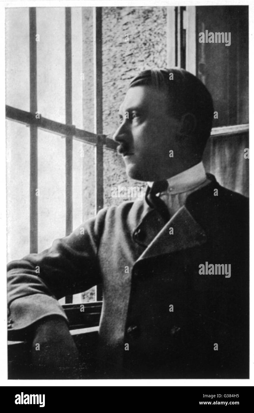 Uomo politico tedesco e leader Adolf Hitler (1889-1945), nella sua cella al carcere di Landsberg. Data: 1924 Foto Stock
