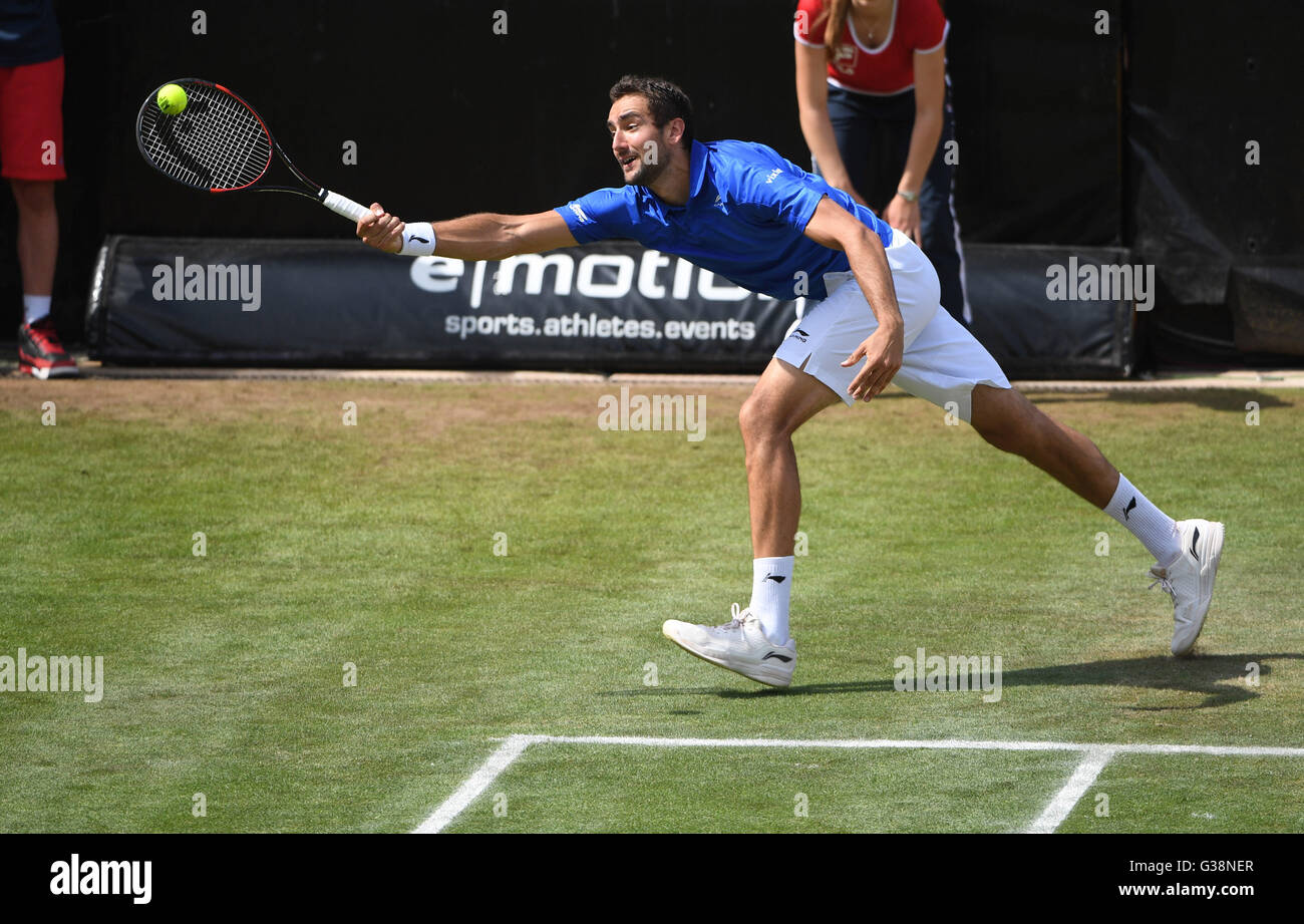 Stuttgart, Germania. 09 Giugno, 2016. Marin CILIC di Croazia gioca contro STEPANEK: risultati nei della Repubblica ceca durante l'ATP torneo di tennis presso il Weissenhof a Stoccarda, Germania, 09 giugno 2016. Foto: MARIJAN MURAT/dpa/Alamy Live News Foto Stock