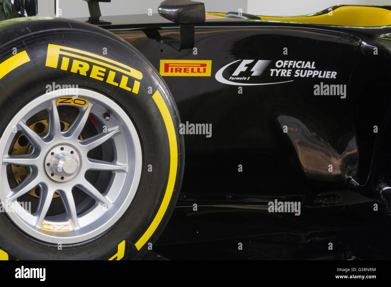 Torino, Italia, 8 giugno 2016. Dettaglio della Pirelli della show car Formula 1 PNEUMATICO Foto Stock