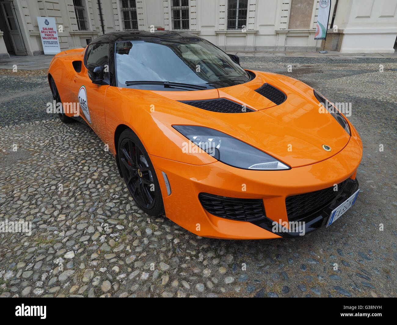 Torino, Italia. Il 9 giugno, 2016. Salone dell'Auto di Torino (significato Torino Auto Show), esterno gratuito Salone auto nel Parco del Valentino Credito: stockeurope/Alamy Live News Foto Stock