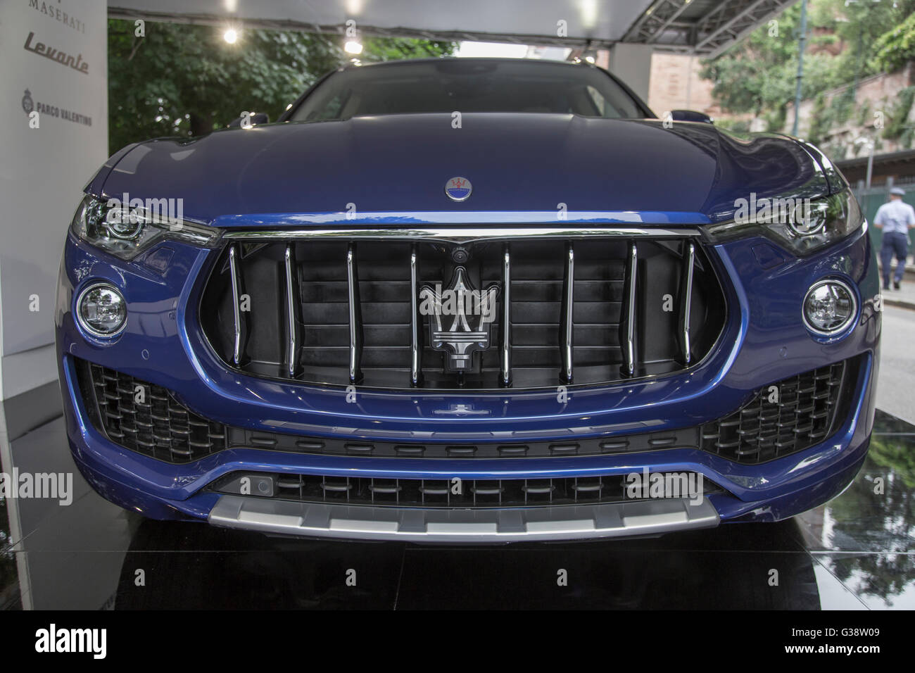 Torino, Italia. 09 Giugno, 2016. Torino car show,dal 8 al 12 giugno 2016. Maserati Levante Credito: RENATO VALTERZA/Alamy Live News Foto Stock