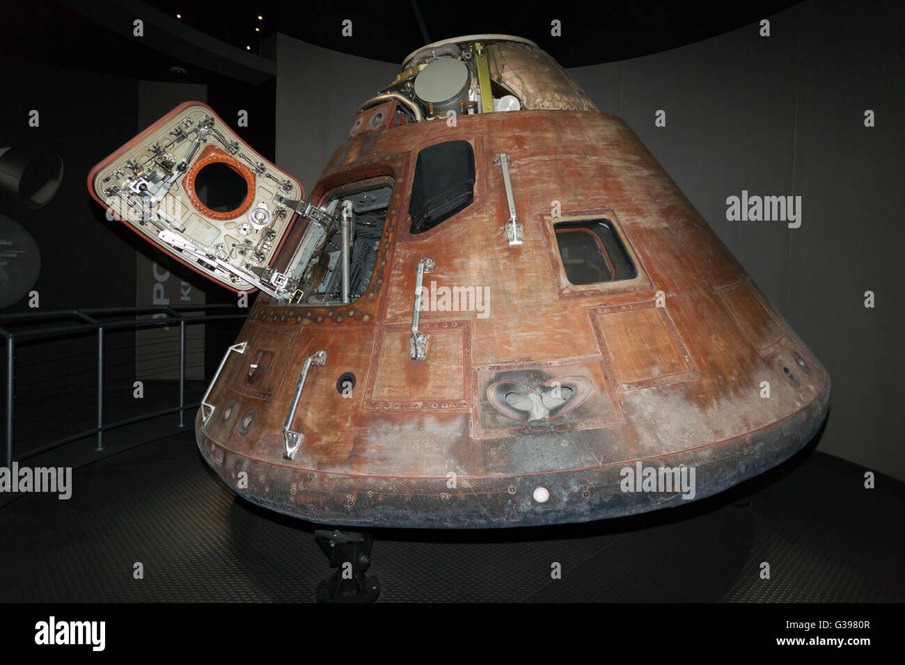 Vista della NASA Apollo 14 Modulo di comando sul display presso il Kennedy Space Center Complesso Visitatori, Merritt Island, Florida. Foto Stock