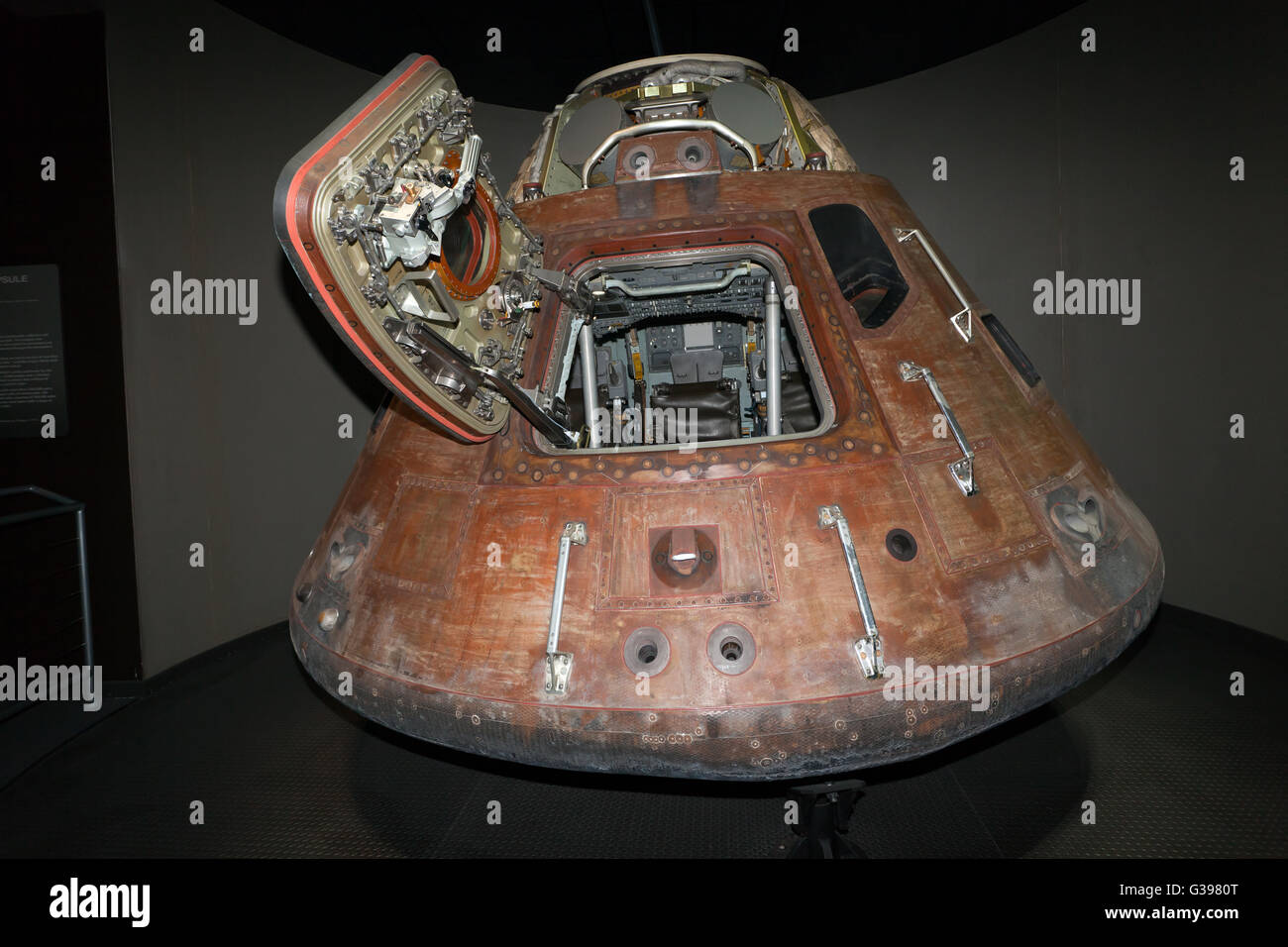 Vista della NASA Apollo 14 Modulo di comando sul display presso il Kennedy Space Center Complesso Visitatori, Merritt Island, Florida. Foto Stock