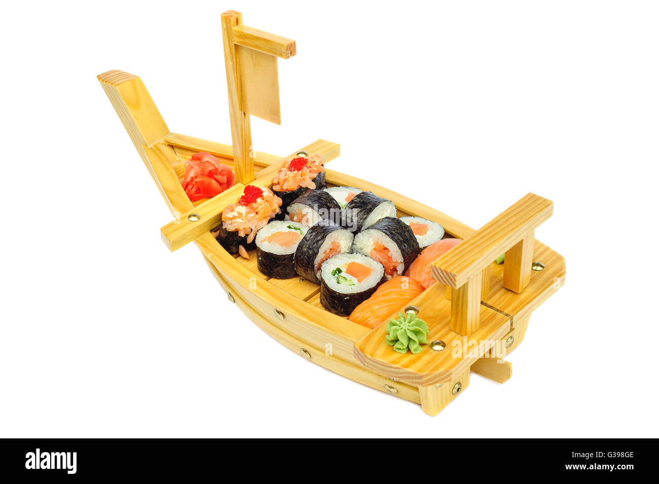 Sushi set di rulli sulla nave piastra sagomata Foto Stock