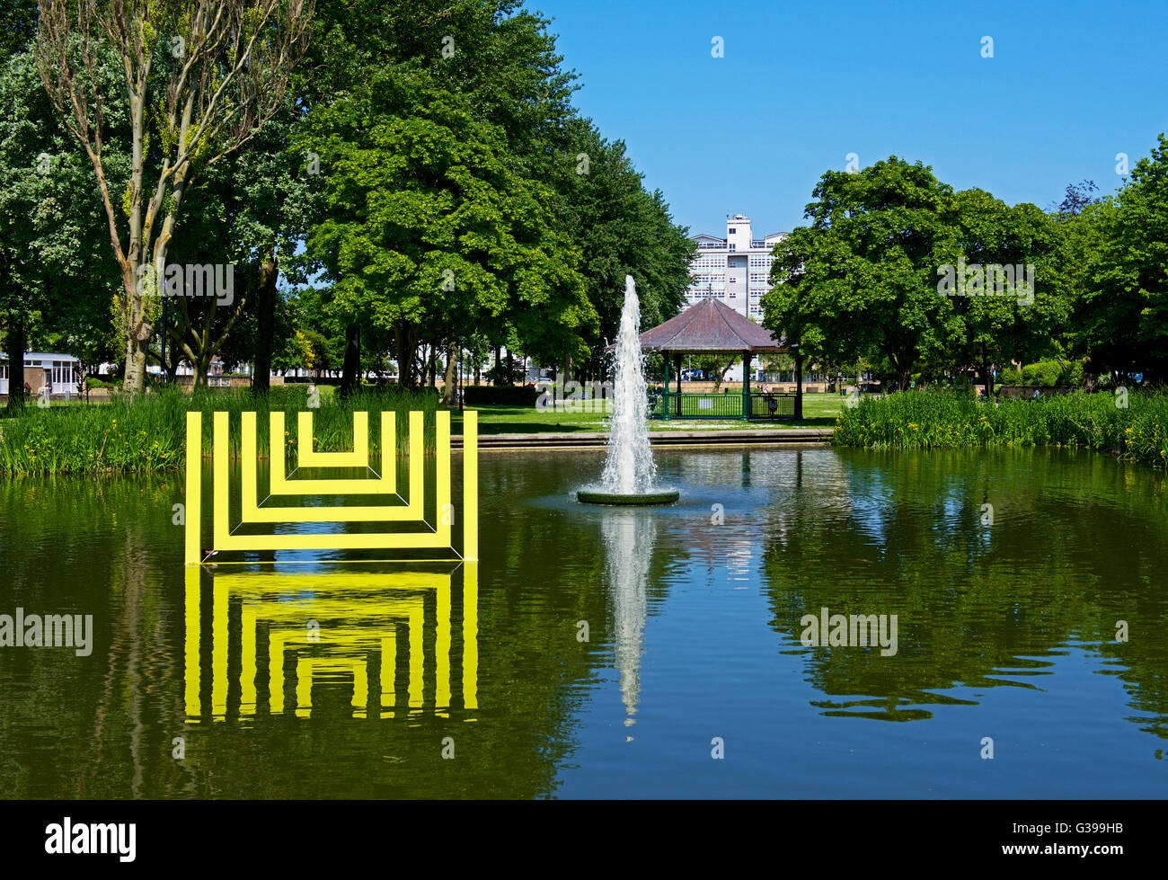 Illustrazione in Queen's Gardens, Hull, per annunciare la città lo status di città della cultura nel 2017, East Yorkshire, Inghilterra, Regno Unito Foto Stock