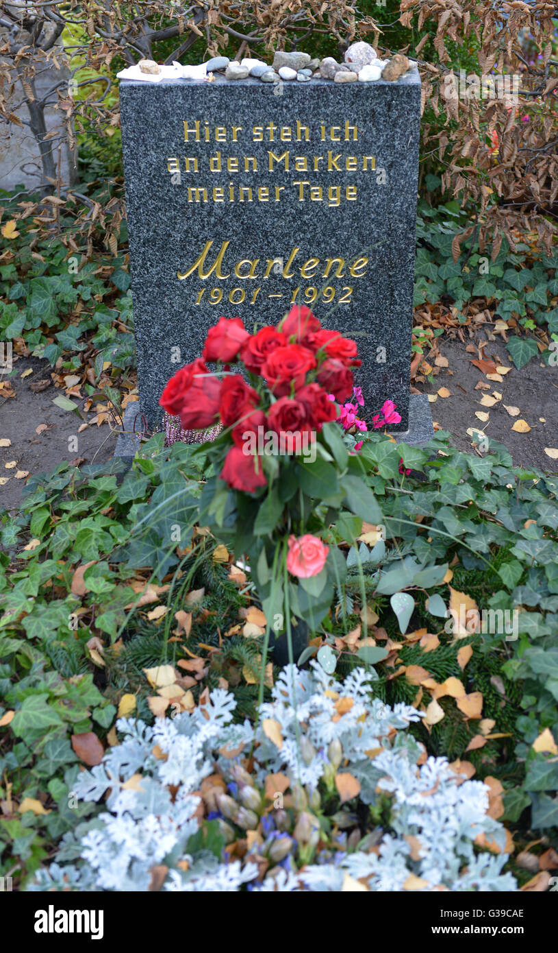 Grab, Marlene Dietrich, Friedhof, Stubenrauchstrasse, Friedenau, Schoeneberg, Berlino, Deutschland Foto Stock