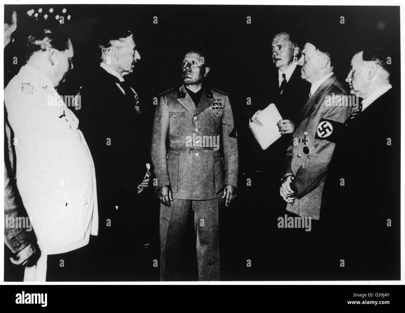 NEVILLE CHAMBERLAIN con Hitler e Mussolini durante la conferenza di Monaco sulla settembre 29-30, 1938, per risolvere crisi per la Cecoslovacchia data: 1869 - 1940 Foto Stock