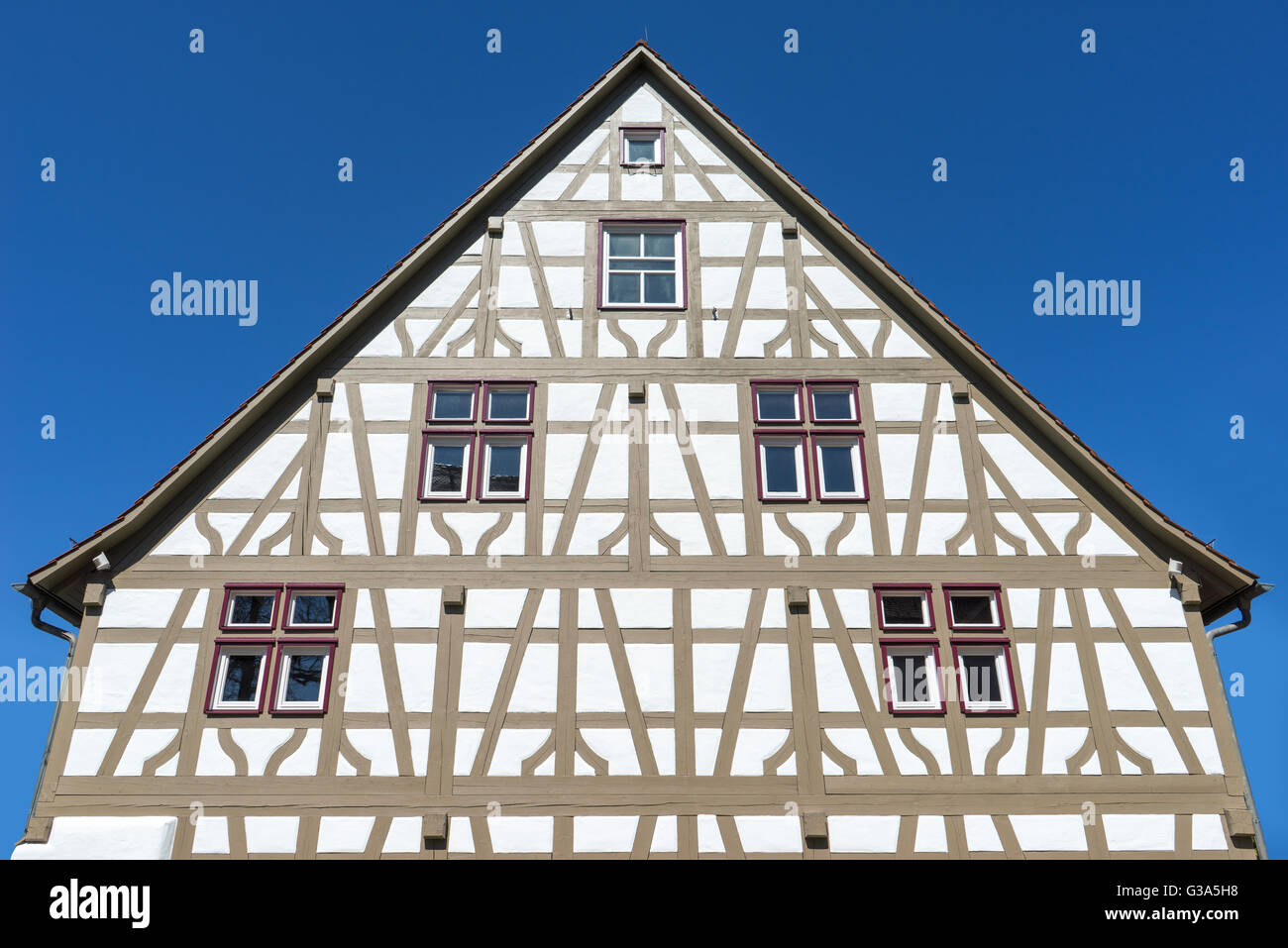 Restaurata casa in legno e muratura Foto Stock