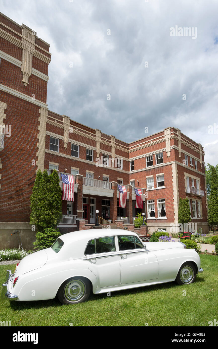 Rolls-Royce di fronte all'Hotel Union in unione, Oregon. Foto Stock