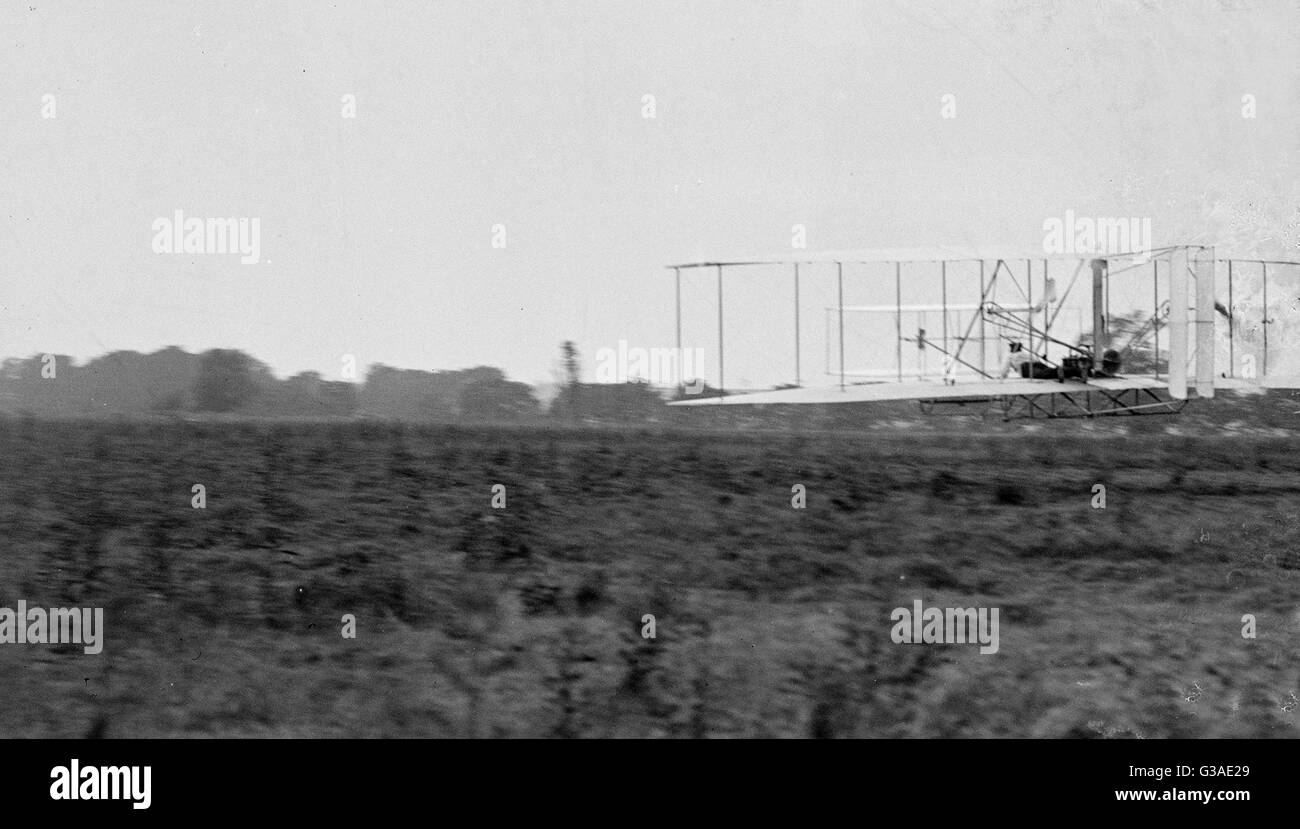 Volo 29: Macchina vicina al suolo, pilotaggio di Orville, co Foto Stock