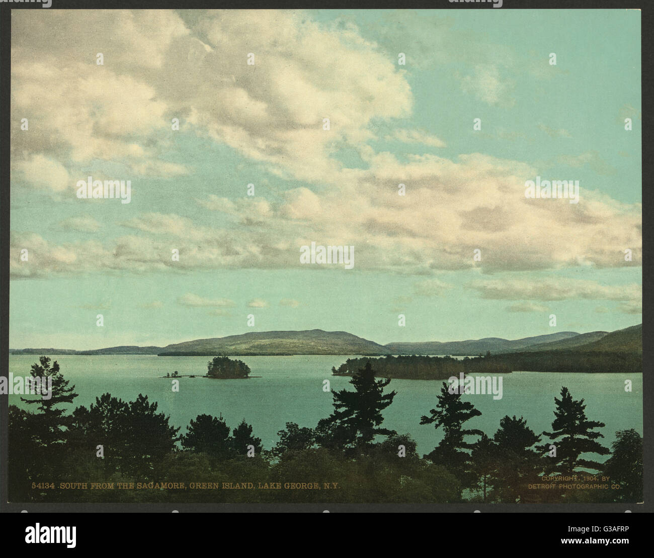 A sud dal Sagamore, Green Island, Lake George, N.Y. Foto Stock