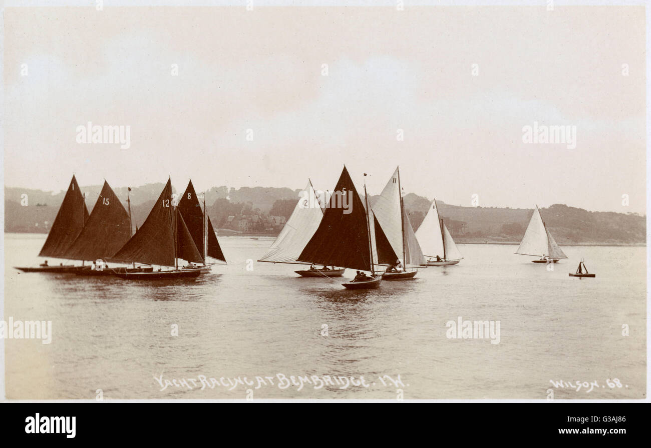 Yacht Racing a Bembridge, Isola di Wight, Inghilterra. Foto Stock