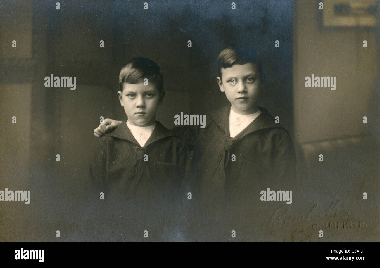 Una coppia di fratelli piuttosto poppieri Foto Stock