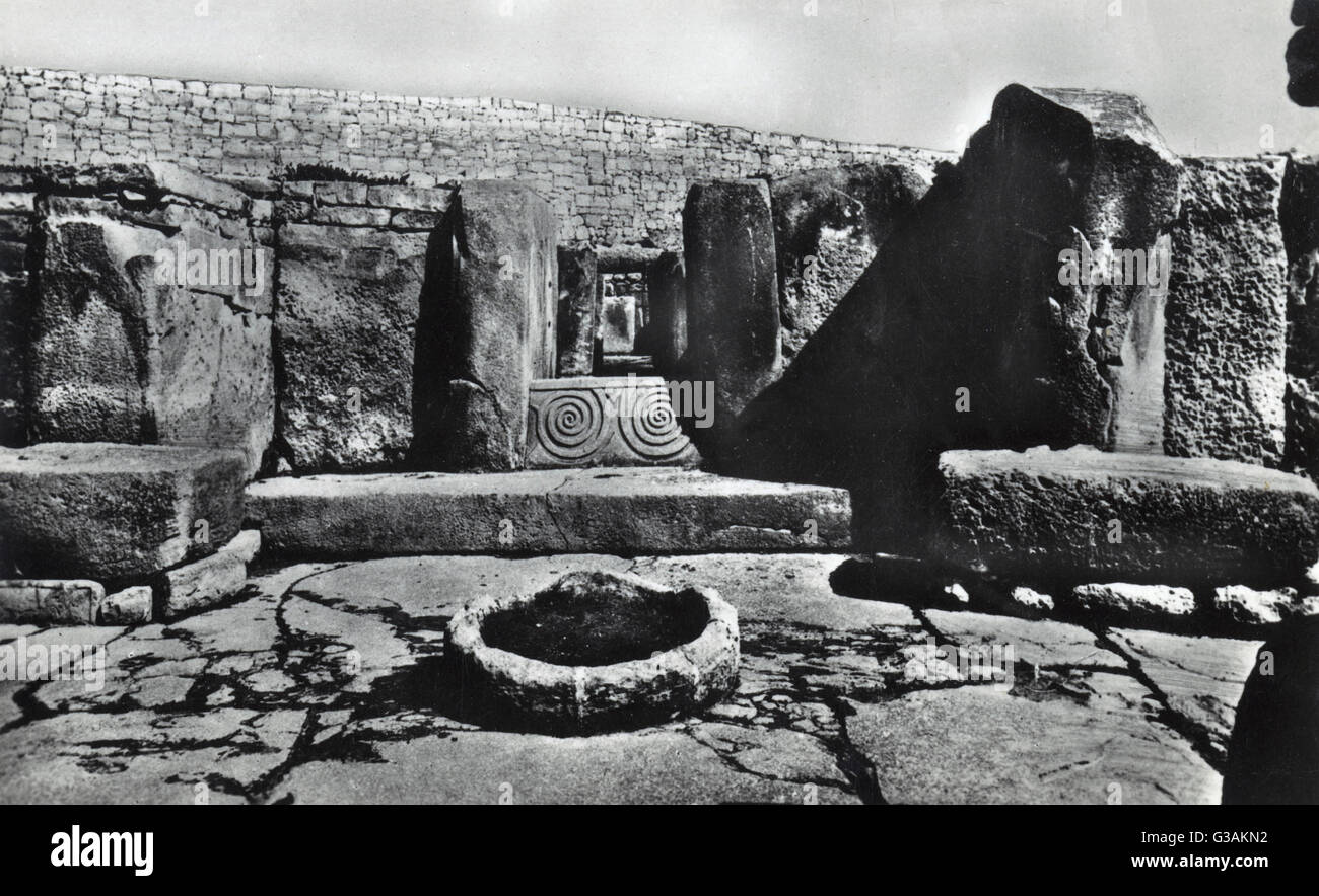 Tarxien sull isola di Malta questo tempio del neolitico risale tra 3000 e 1400 BC. Data: circa 1930s Foto Stock