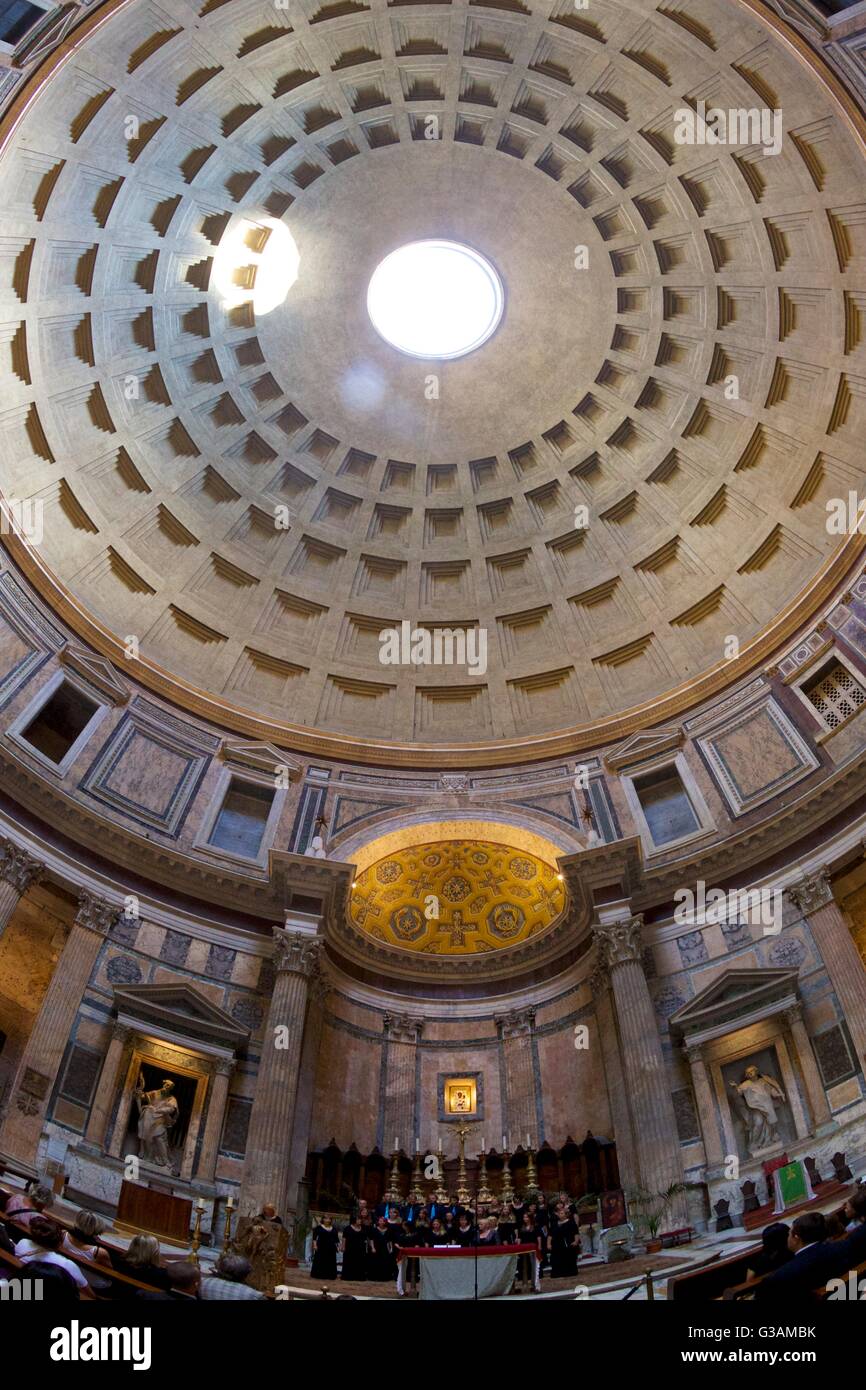 Vista interna del concerto corale, Pantheon a Roma Italia Foto Stock