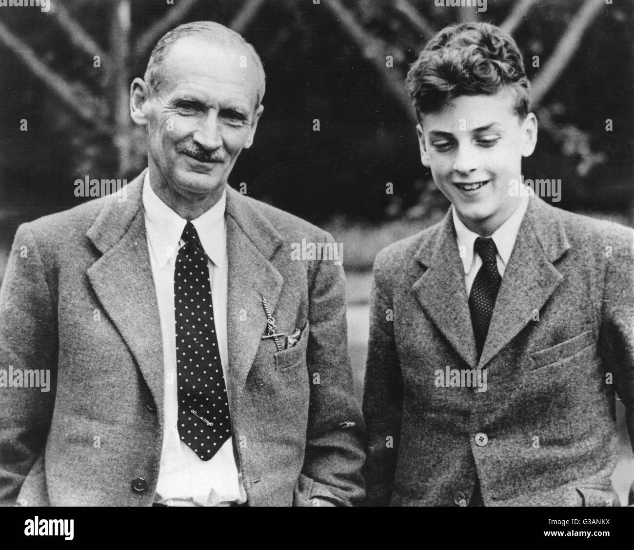 Il generale Bernard Montgomery visita suo figlio David Foto Stock