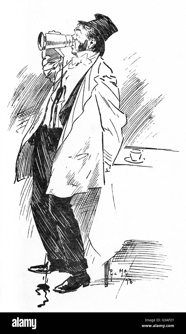 Ubriaco uomo stupito il suo tankard contiene birra e non caffè! Foto Stock