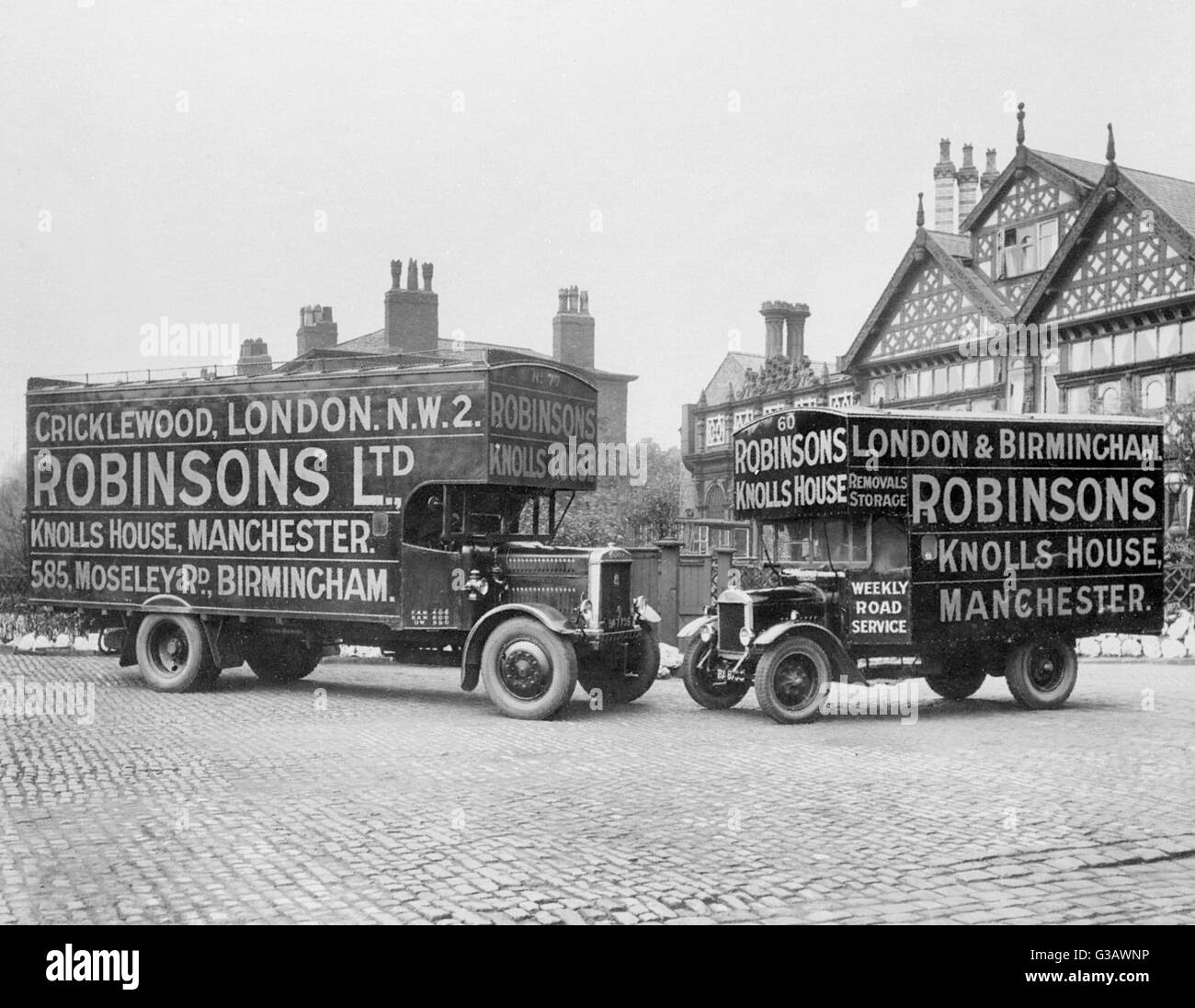Due Robinsons Ltd distacco furgoni, Cricklewood, Londra NW, anche a casa Poggi, Manchester e Moseley Road, Birmingham, offrendo un settimanale di servizio su strada. Data: circa 1920s Foto Stock