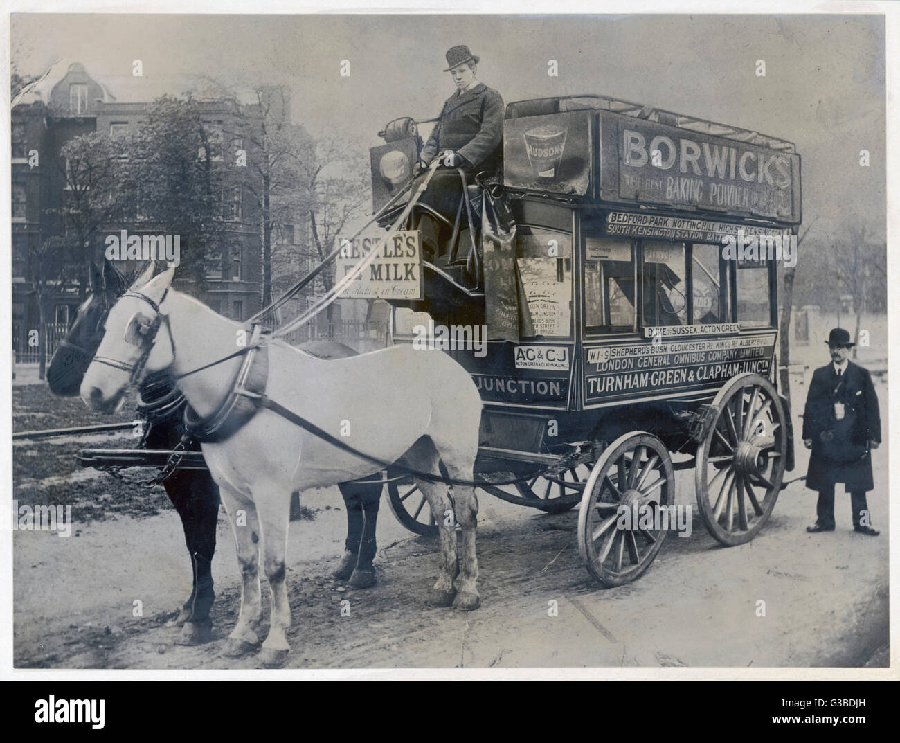 Questo cavallo bus del London General Omnibus Company veli tra Turnham Green e di Clapham, nel sud di Londra. Data: circa 1890s Foto Stock