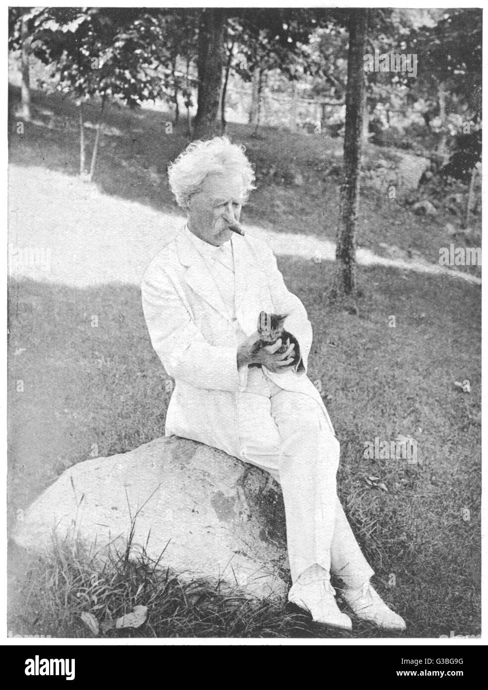 'Marca Twain è molto affezionato agli animali domestici, specialmente i gattini'. Data: 1835 - 1910 Foto Stock