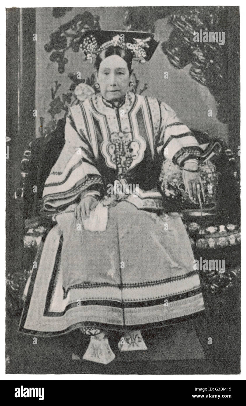 TZU-HSI, AKA HSIAO-CH'IN &amp;C, Empress Dowager. Consorte di Imperatore Hsien Feng madre di T'ung Chih. Dittatore virtuale dal 1861 fino alla sua morte nel 1908. Data: 1835-1908 Foto Stock