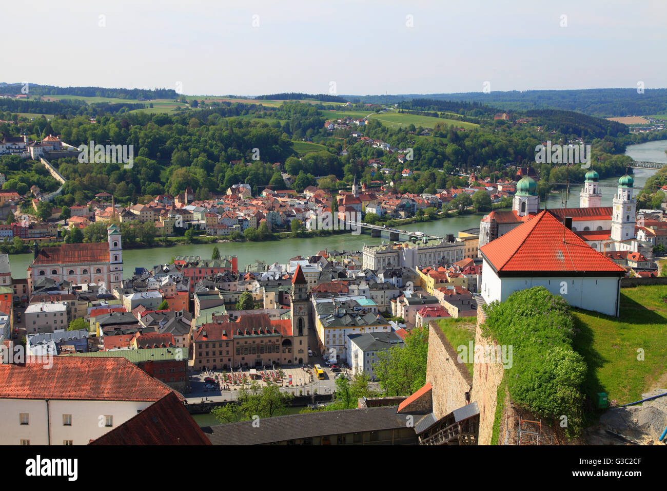 In Germania, in Baviera, Passau, vista aerea, skyline, fiume Inn, Foto Stock