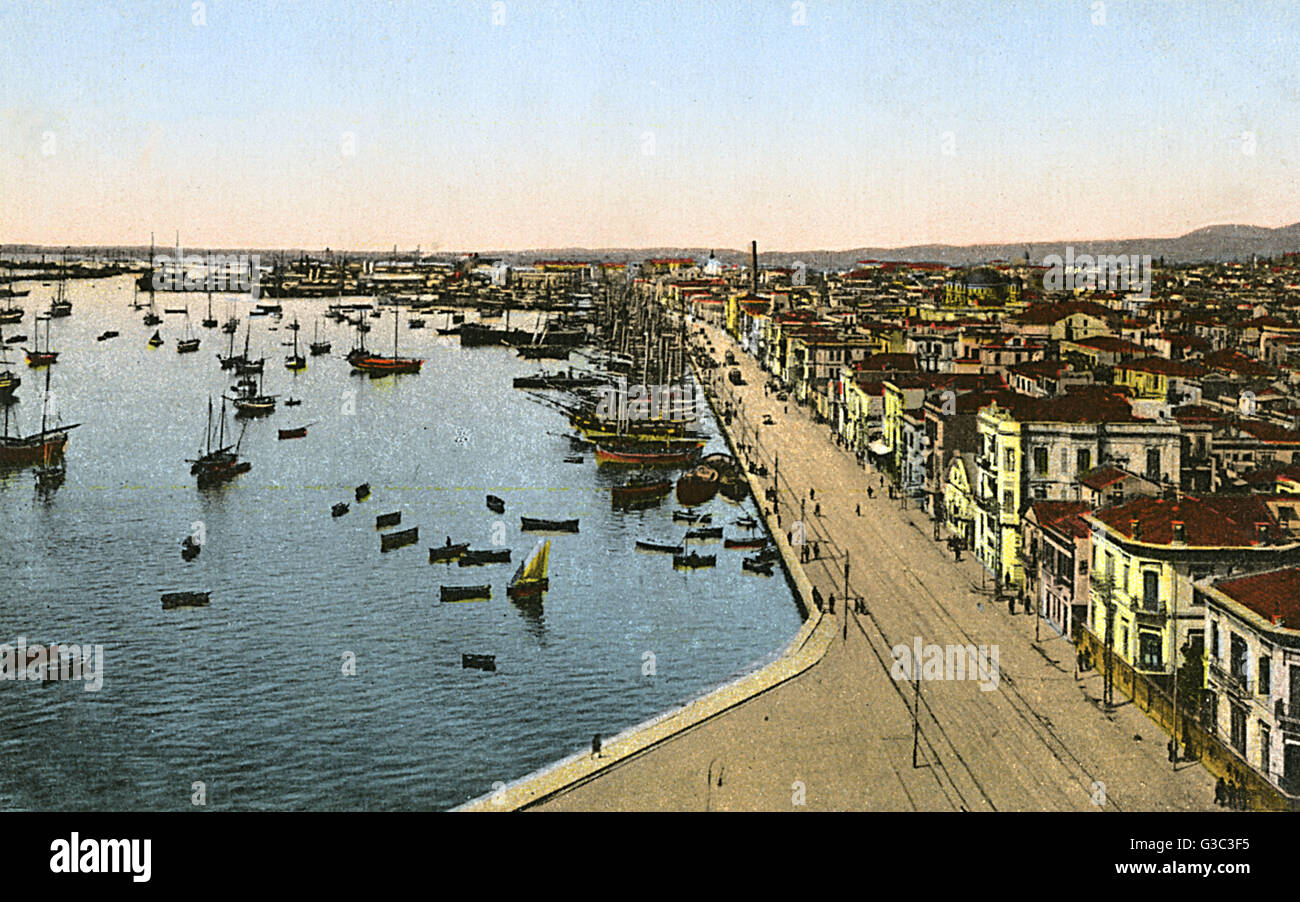 Salonicco, Grecia - Porto come visto dalla cima della Torre Bianca. Data: circa 1920 Foto Stock